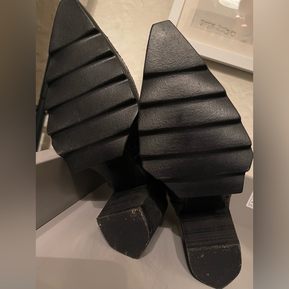 Dolls Kill Widow spiderweb boots with heel - Picture 4 of 4